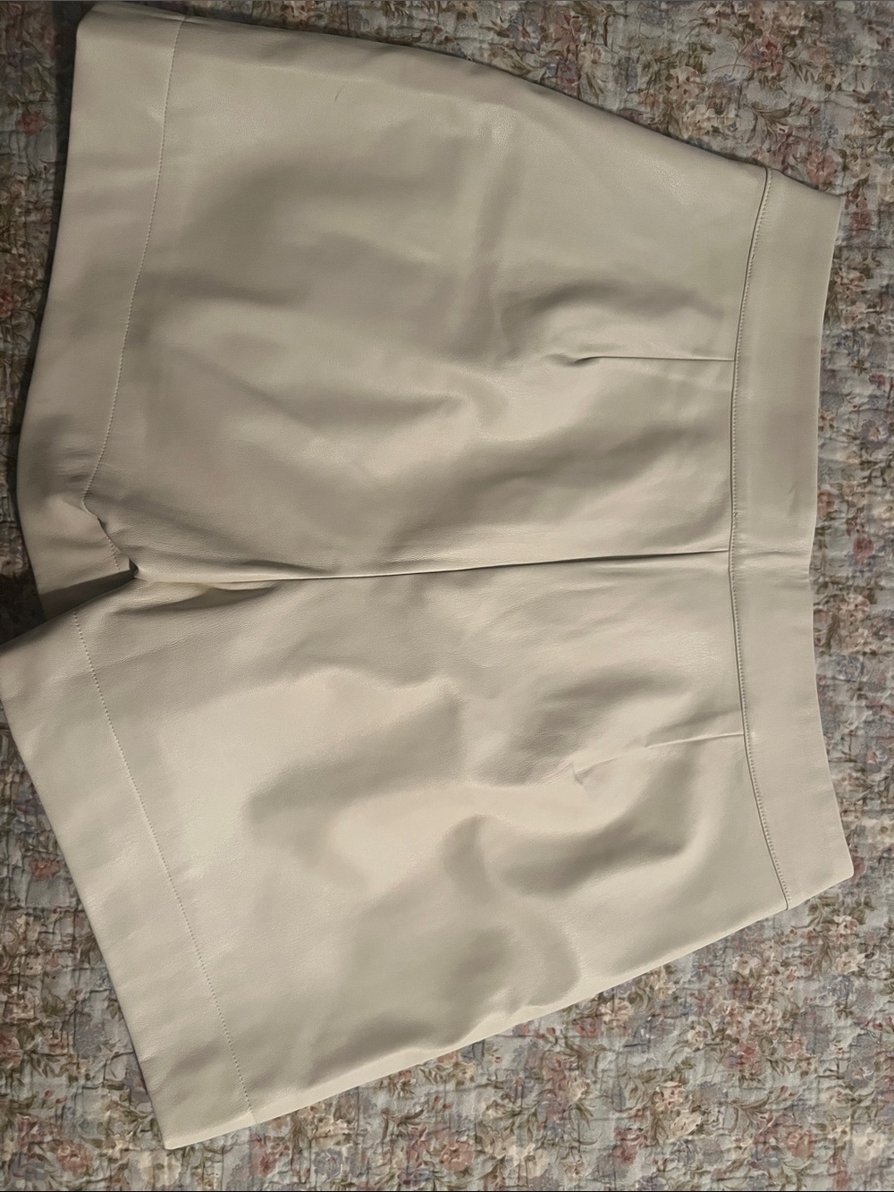 Sedge Ivory Structured Short - Picture 4 of 4